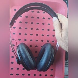 Black Over-Ear Headphones Sennheiser Momentum LEATHERETTE On Metal Collar